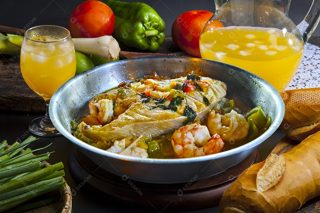 Moqueca com peixe badejo e camarão grande