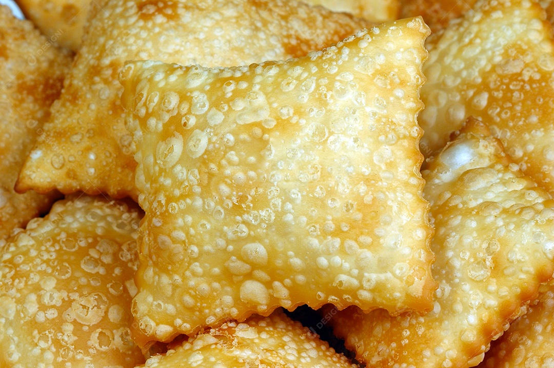 Pasteis fritos deliciosos