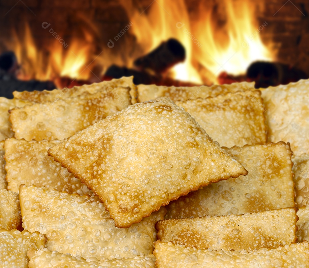 Vários pasteis deliciosos