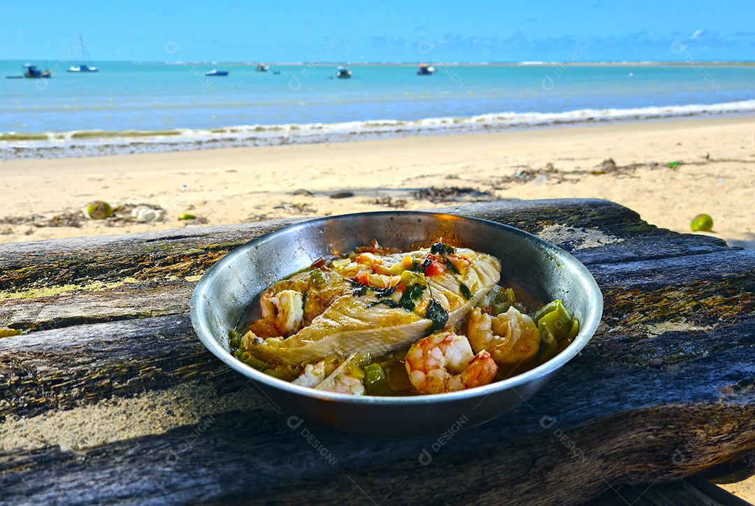 Moqueca tradicional na praia