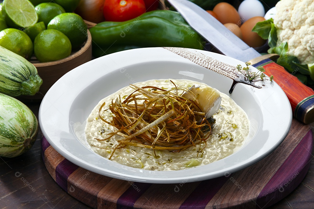 Risotto com comida de queijo brie