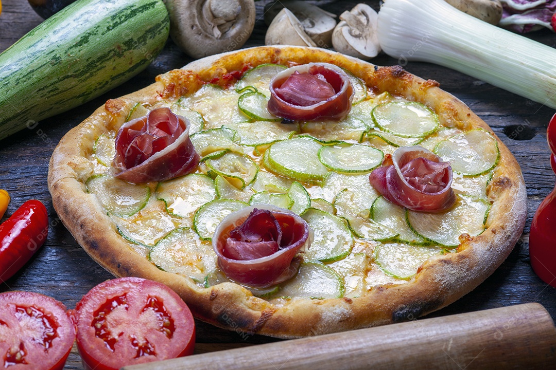 Pizza de abobrinha com presunto de Parma