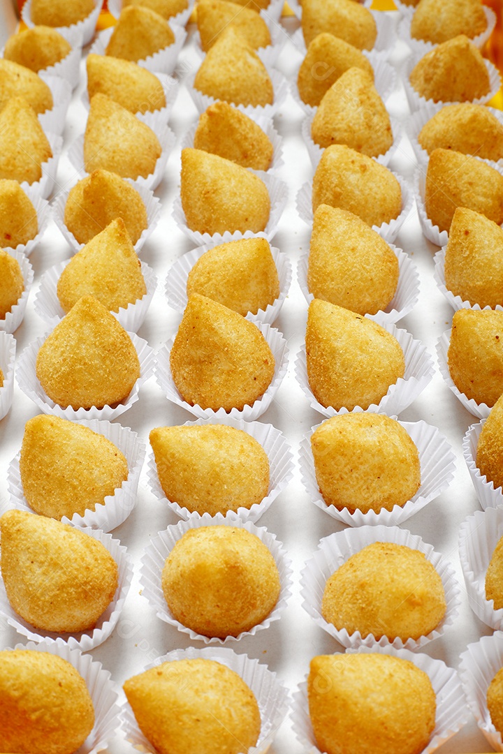 Coxinhas deliciosas em forminhas