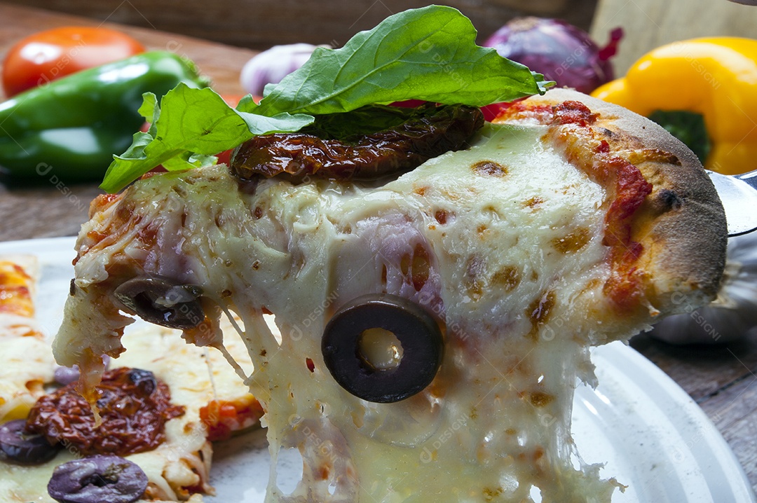 Fatia de pizza queijo derretido