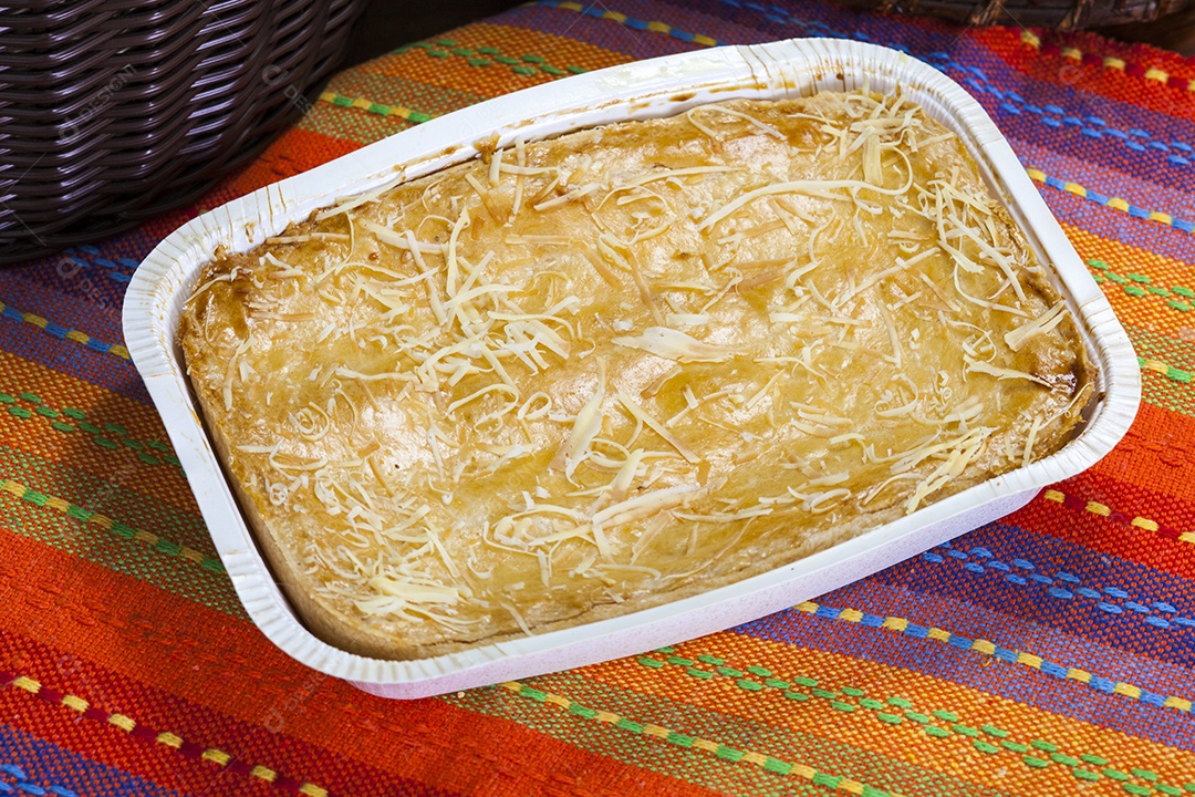 Lanche brasileiro Empada. torta com frango