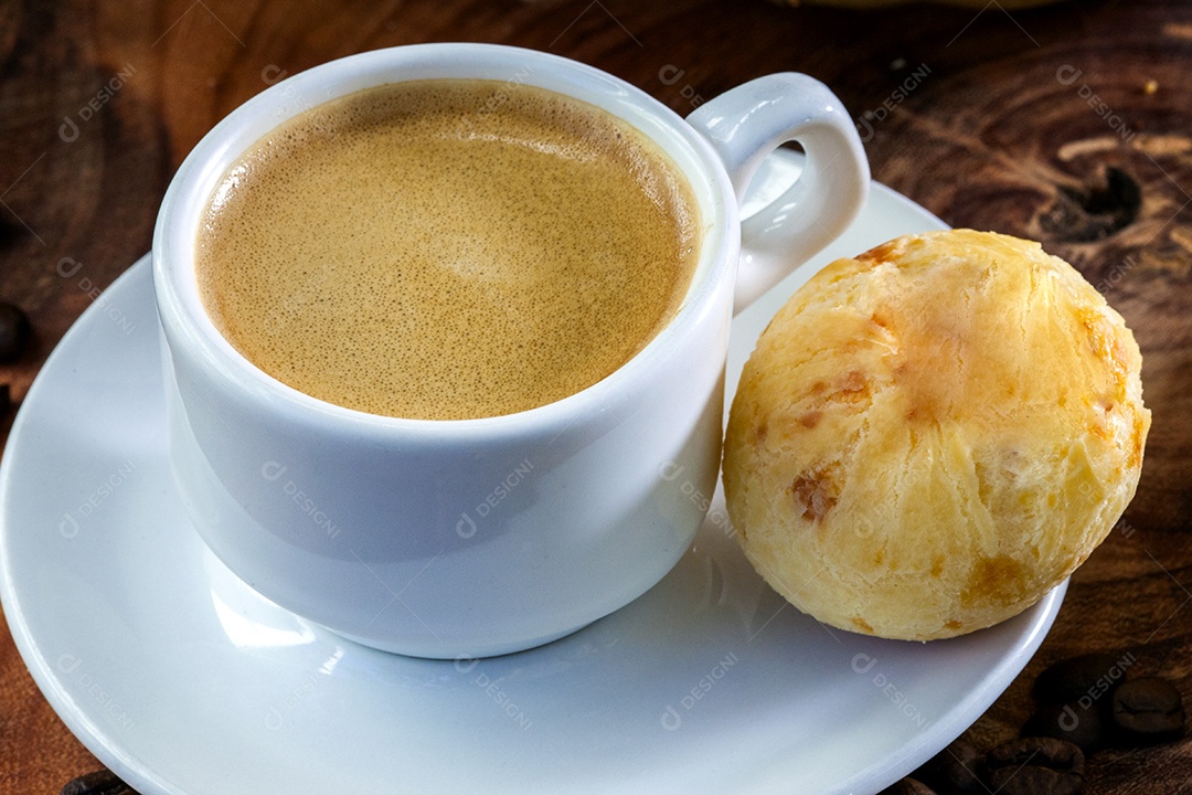 Cappuccino  com pão de queijo