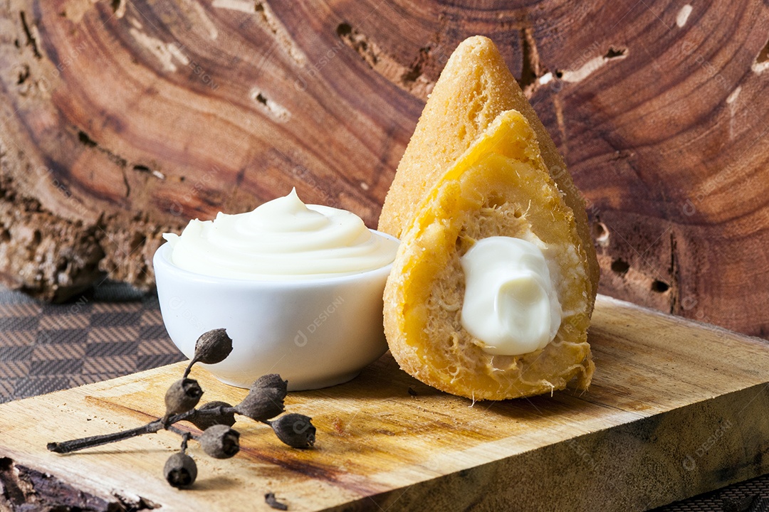 Coxinha de frango tradicional