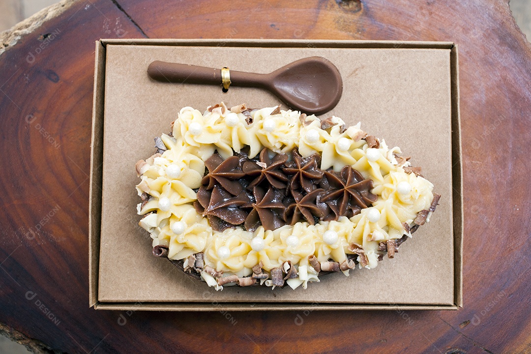 Ovo de colher de chocolate