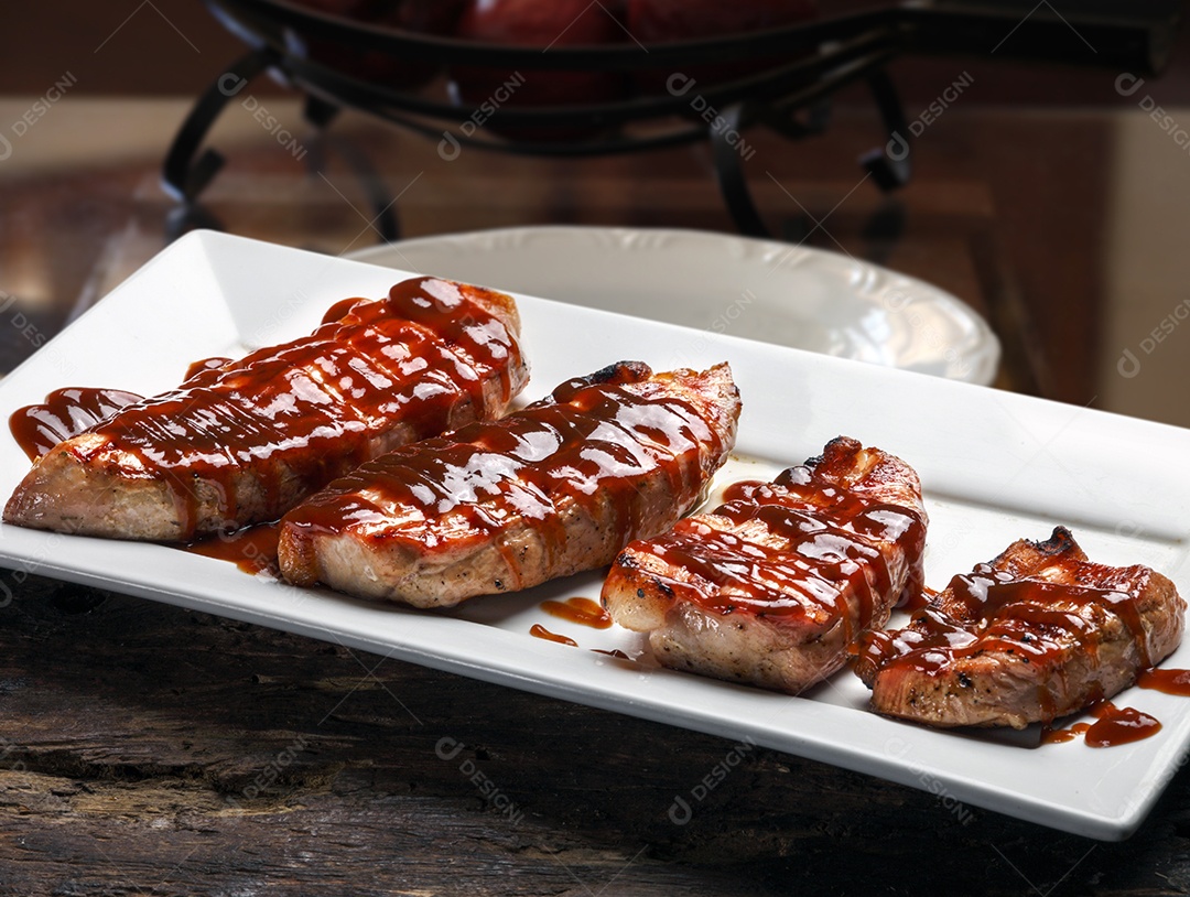 Bife de porco com molho barbecue