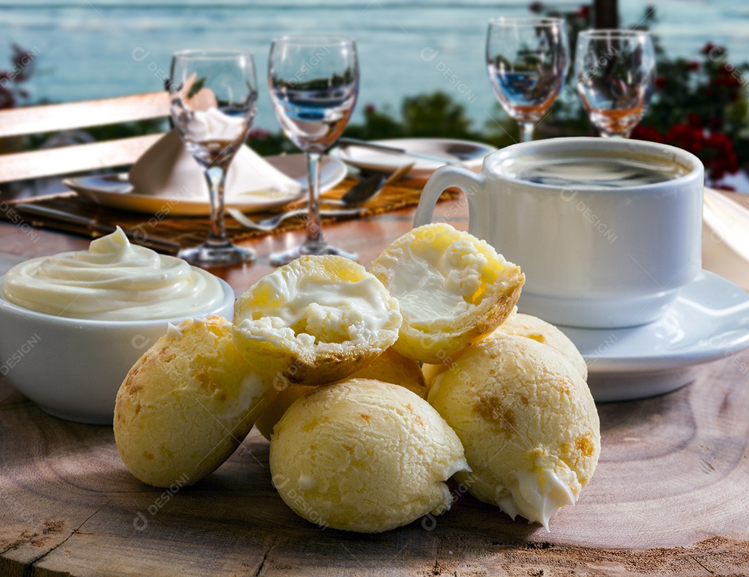 Pão de queijo com catupiry