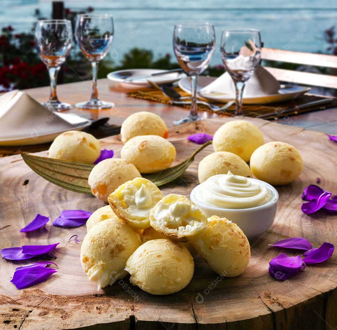 Pão de queijo com catupiry