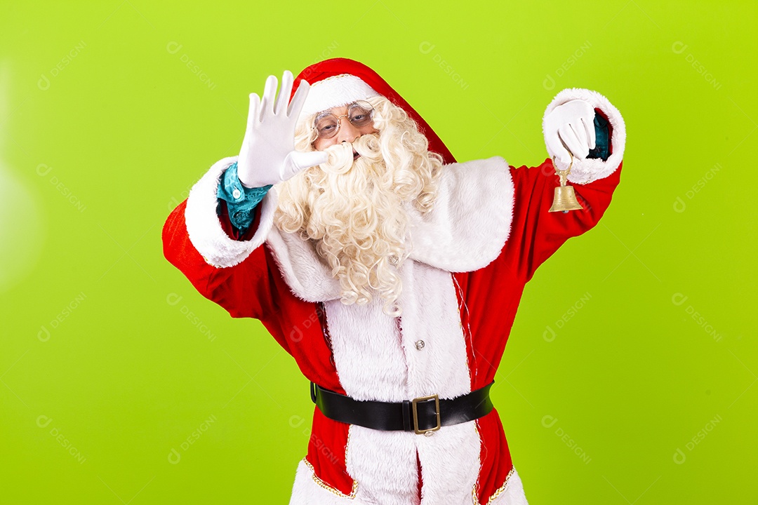 Homem com fantasia de Papai Noel