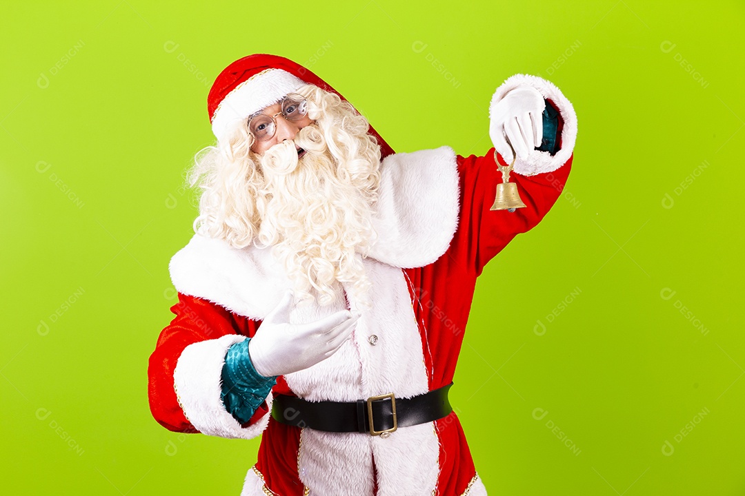 Homem com fantasia de Papai Noel