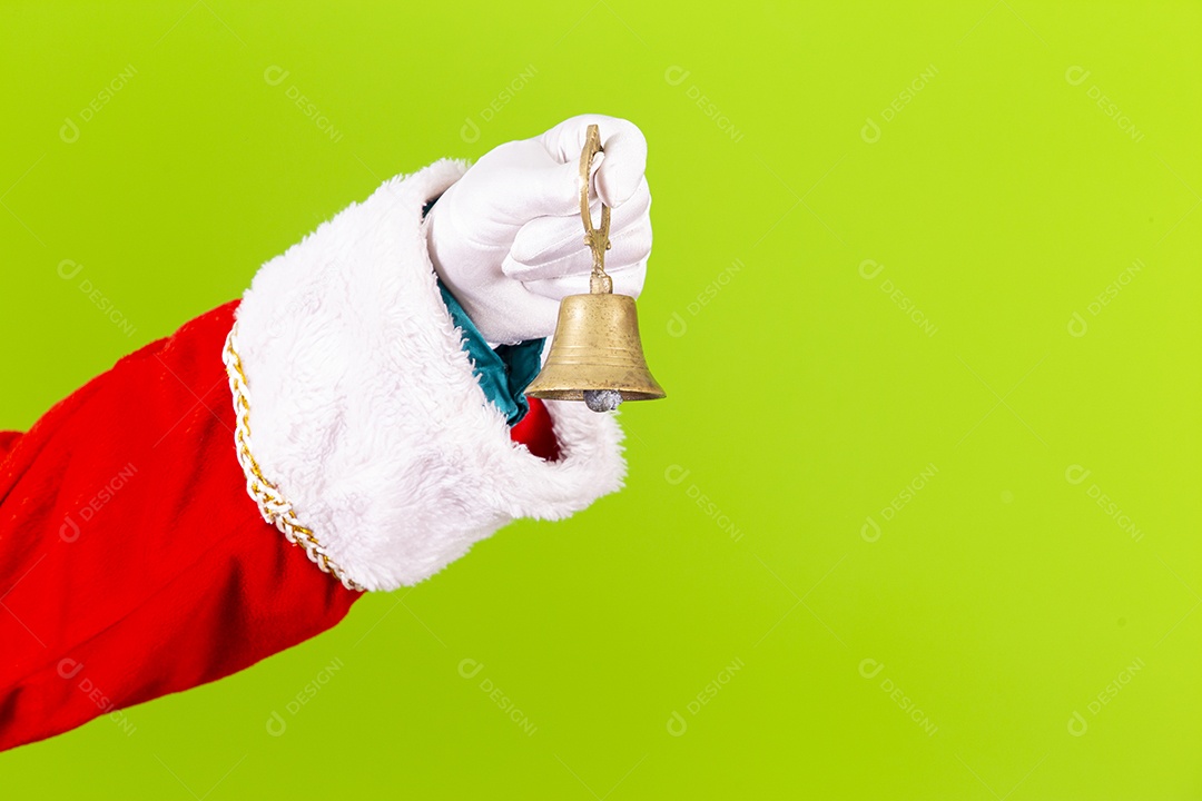 Homem com fantasia de Papai Noel
