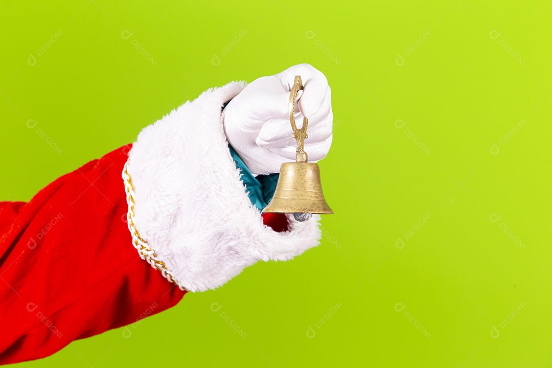 Homem com fantasia de Papai Noel