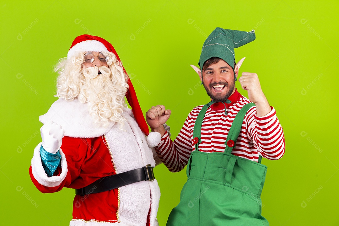 Homens fantasiados de Papai Noel e duende