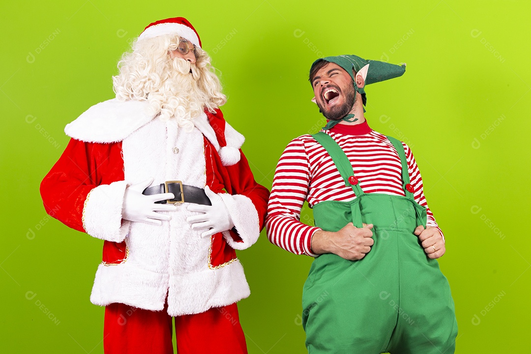 Homens fantasiados de Duende e Papai Noel