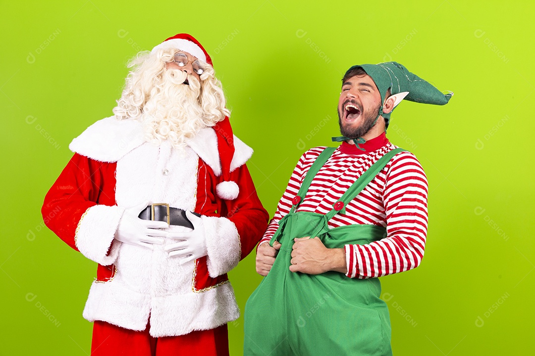 Homens fantasiados de Duende e Papai Noel