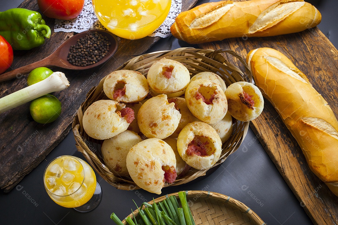 Pão de queijo com calabresa