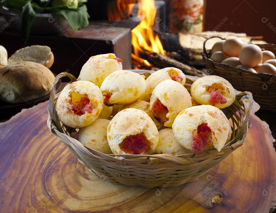 Pão de queijo com calabresa