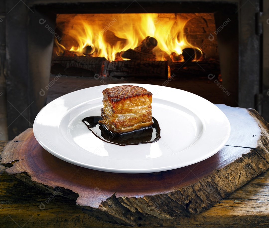 Carne de porco deliciosa barriga assada