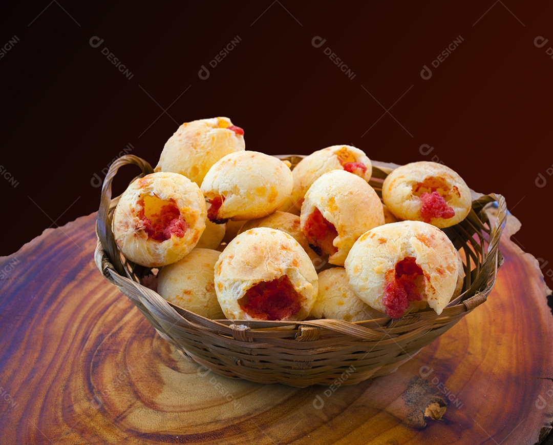 Pão de queijo com calabresa