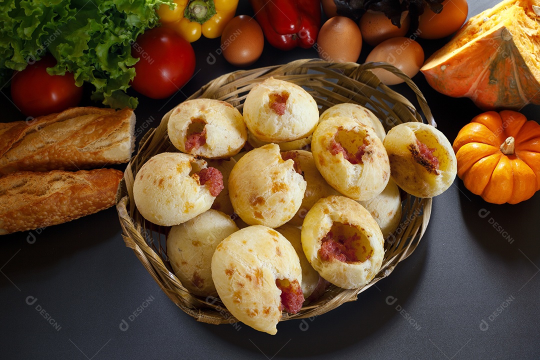 Pão de queijo com calabresa