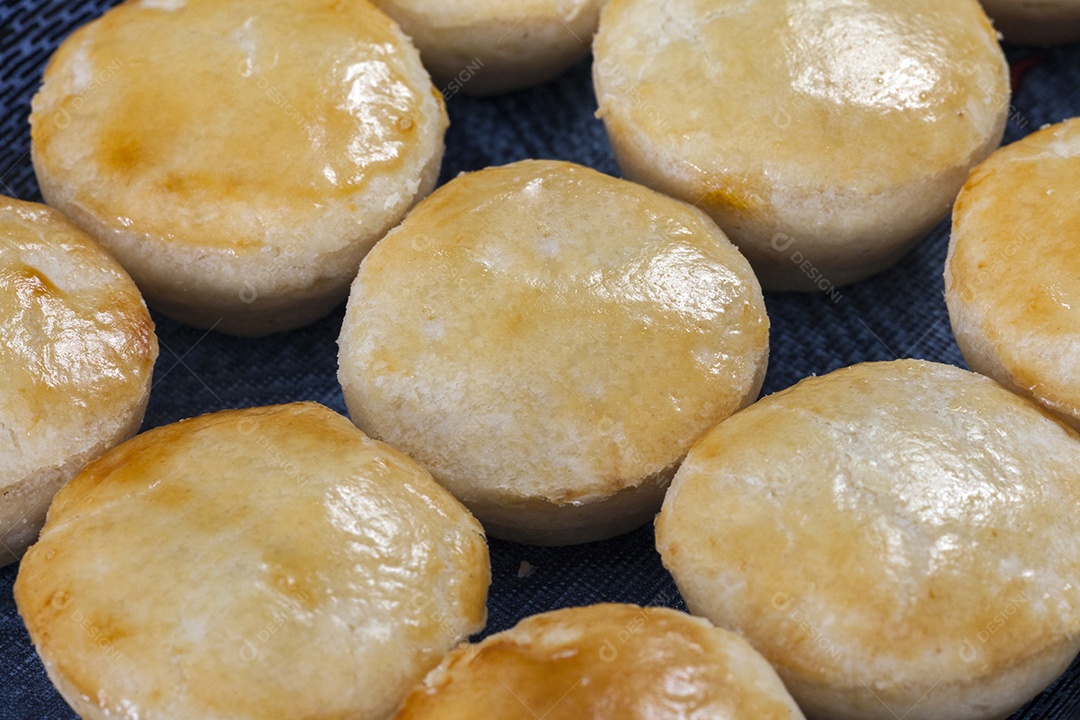 Empada, tradicional petisco brasileiro, torta de frango