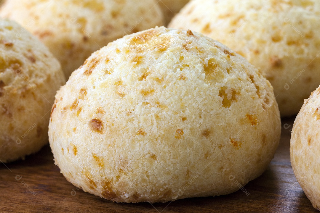 Lanche brasileiro, tradicional pão de queijo mineiro - pão de queijo