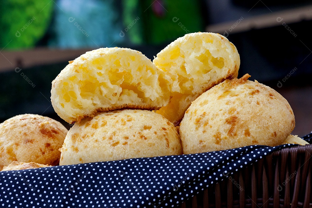 Pão de queijo caseiro tradicional