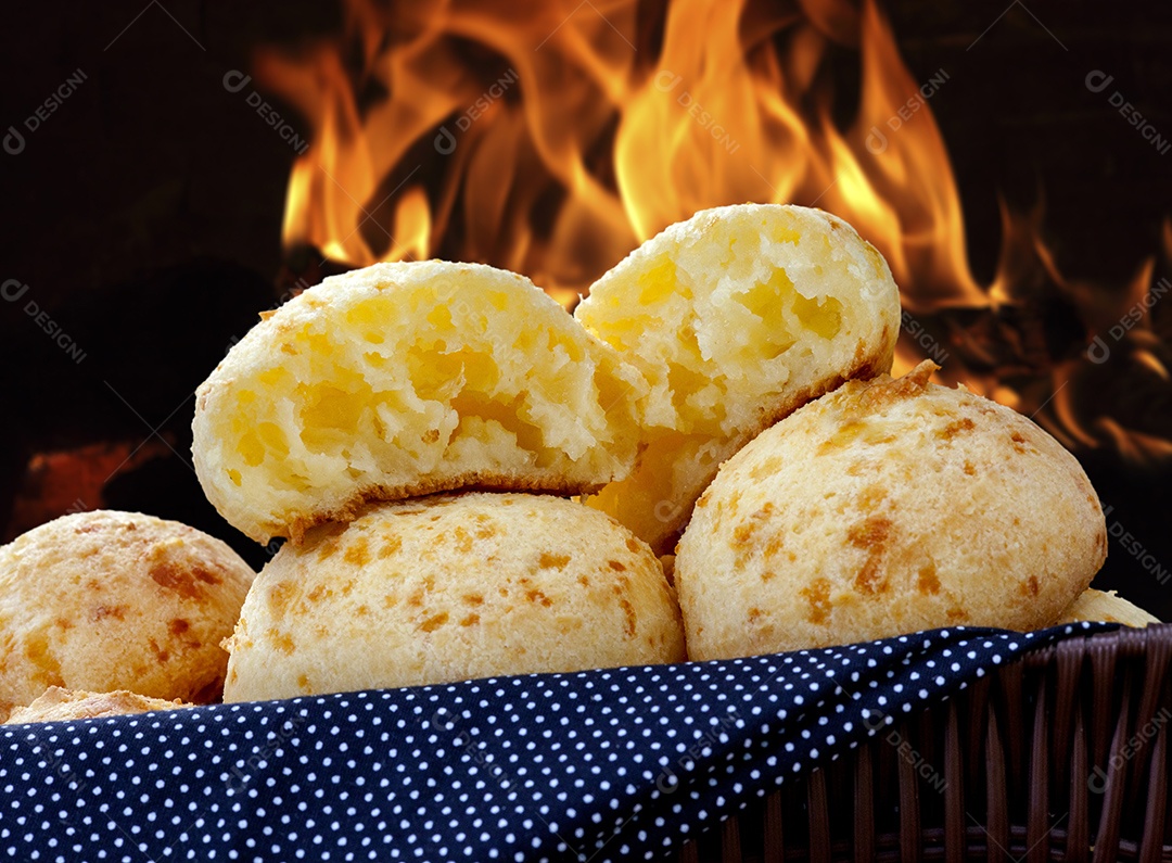Pão de queijo caseiro tradicional