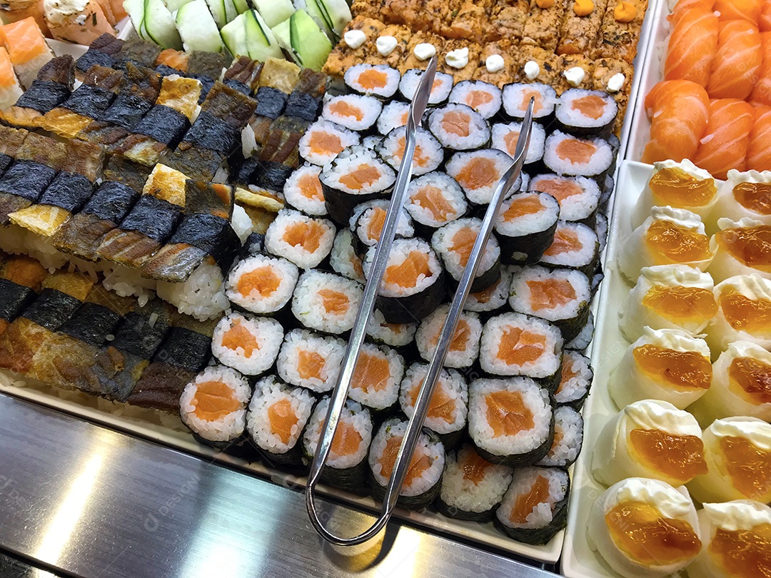 Restaurante self-service japonês e asiático