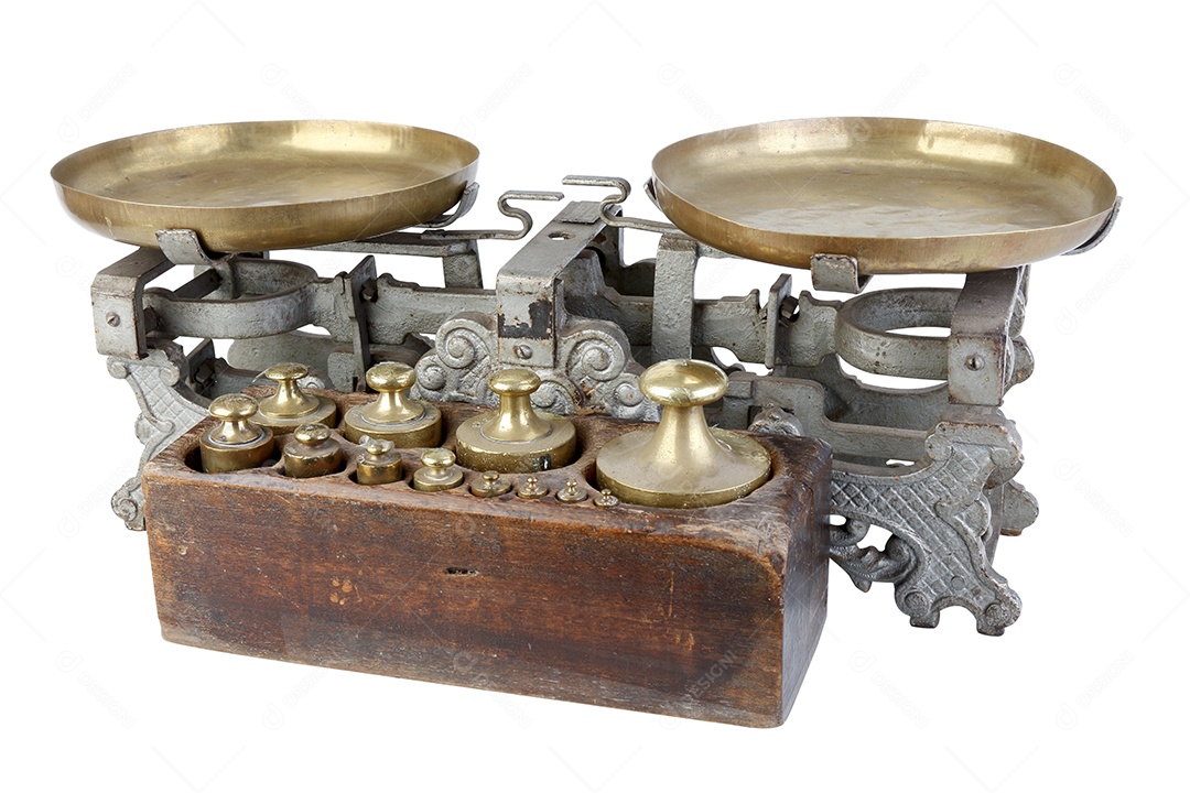 Balança antiga vintage sobre fundo branco