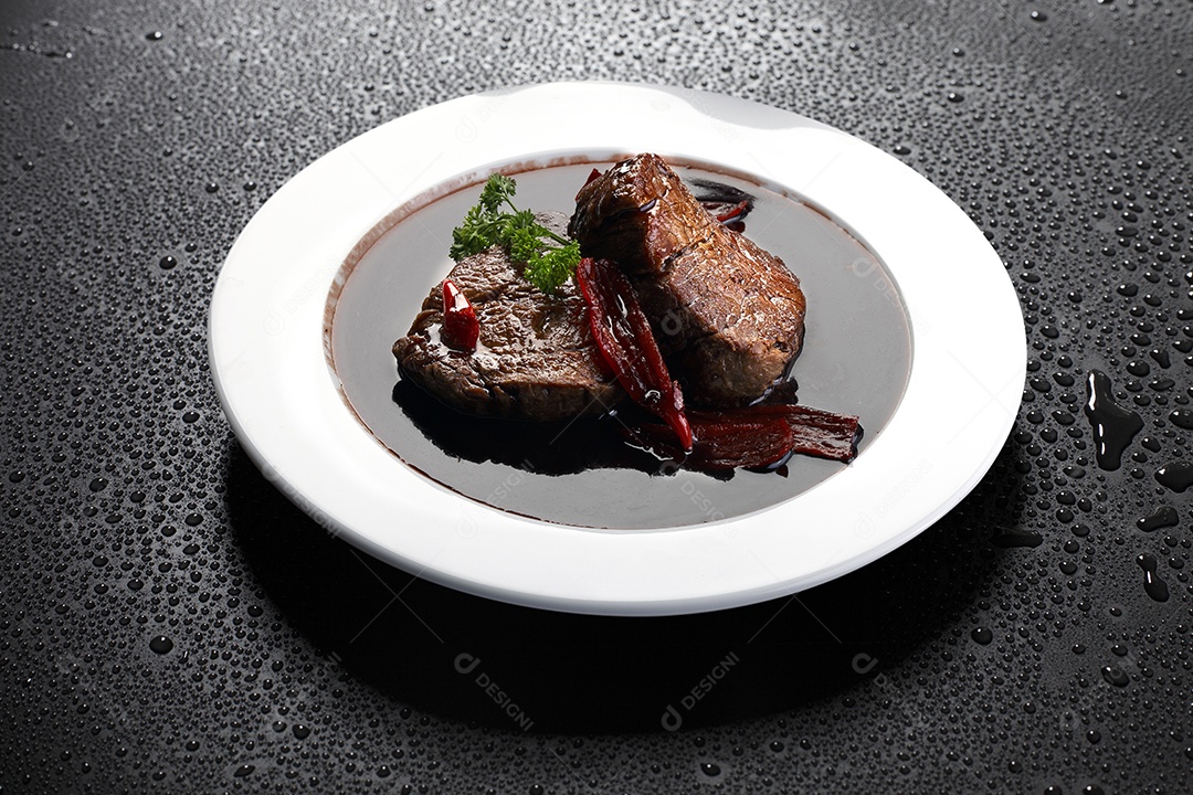 Carne ao molho de vinho