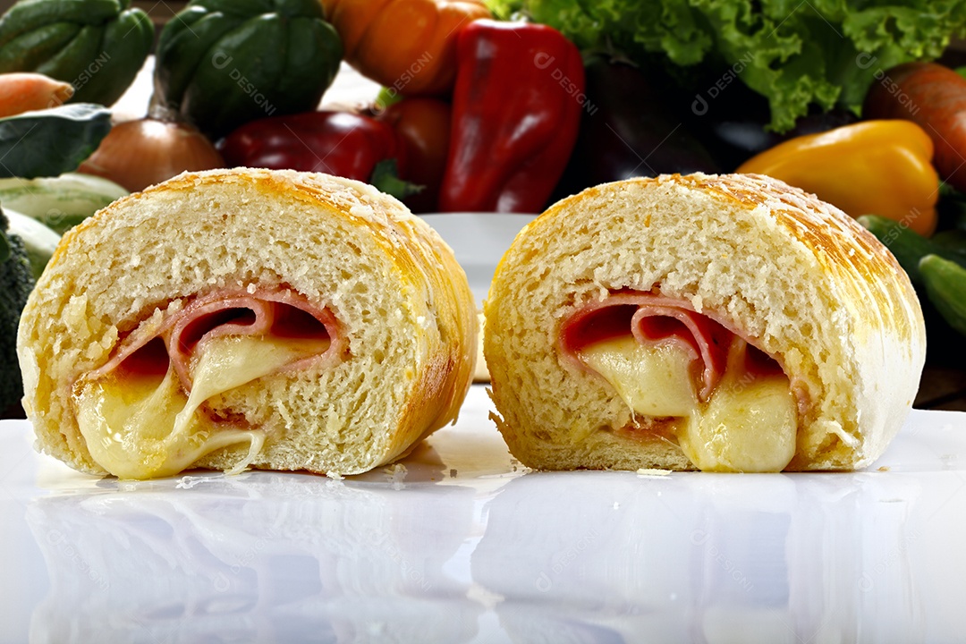 Pão recheado assado