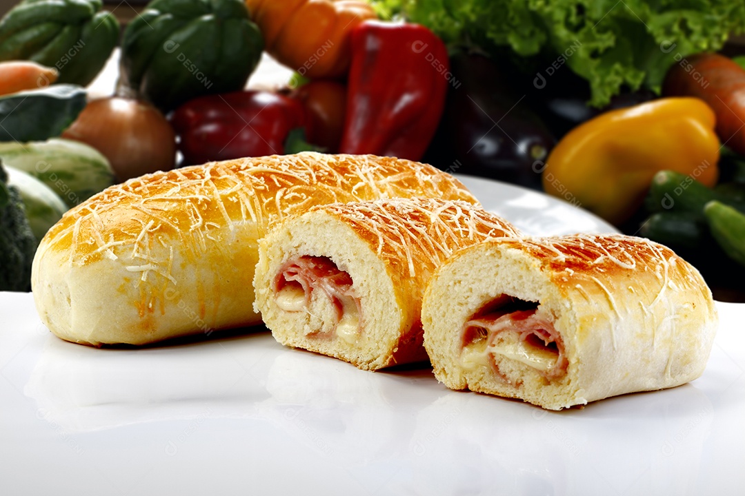 Salgado presunto queijo assado