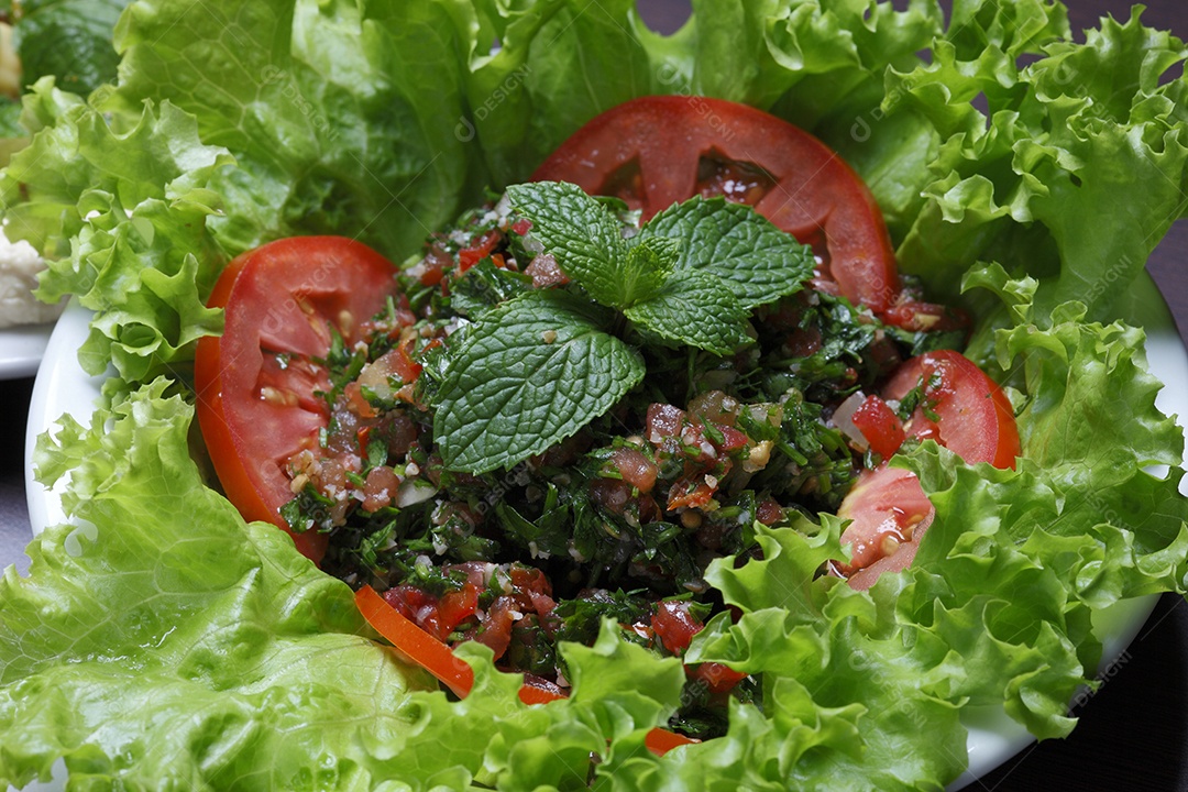 Salada de tomate alface e hortaliças