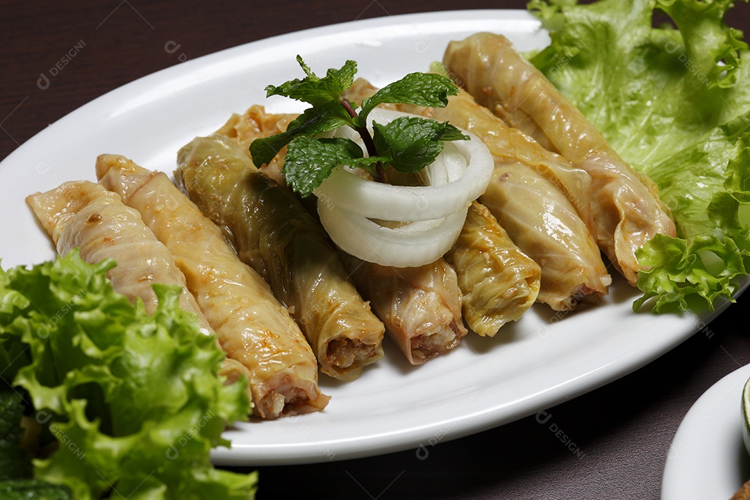 Rolos de repolho recheado