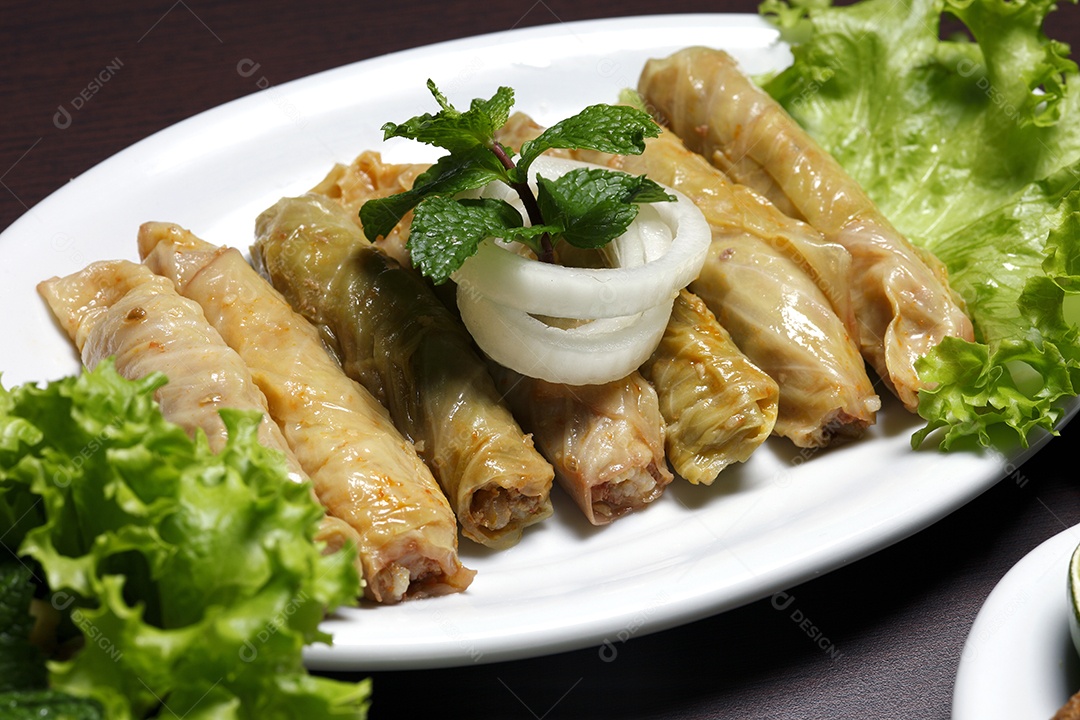 Charutos de repolho recheado