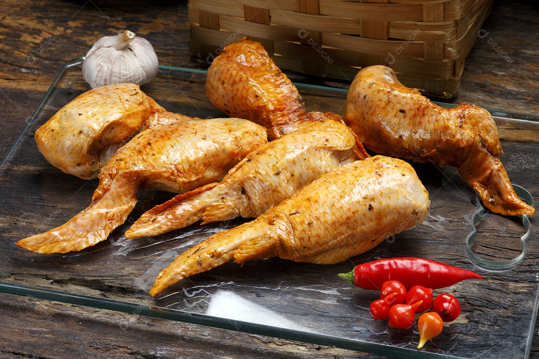 Asas de frango marinada para assar