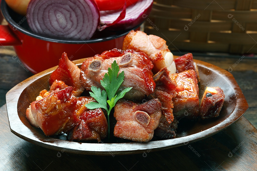 Carne de porco com molho barbecue