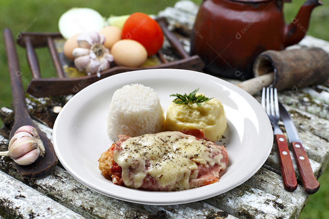 Arroz com purê carne e queijo