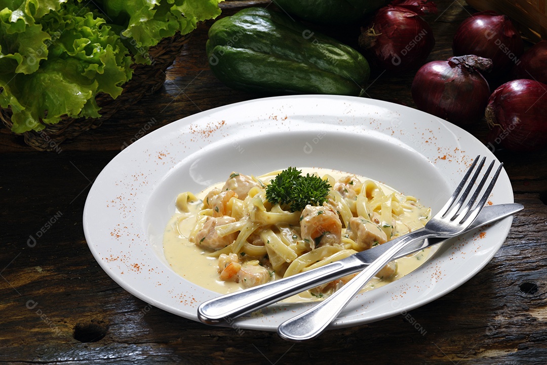 Macarrão com camarão