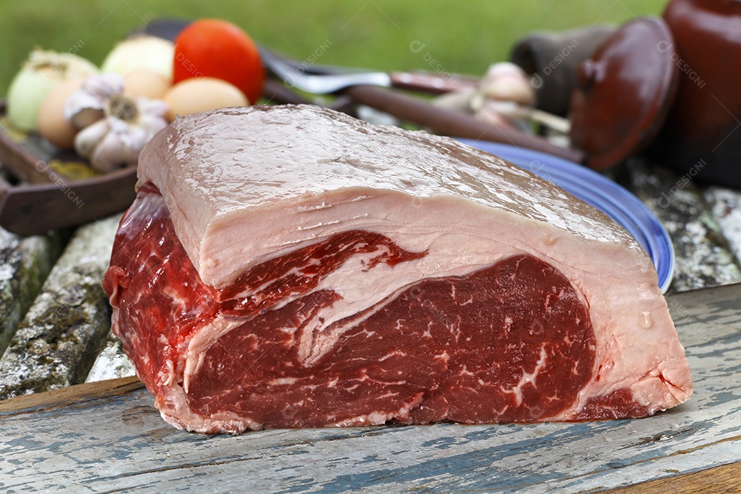 Peça de carne em bife para churrasco