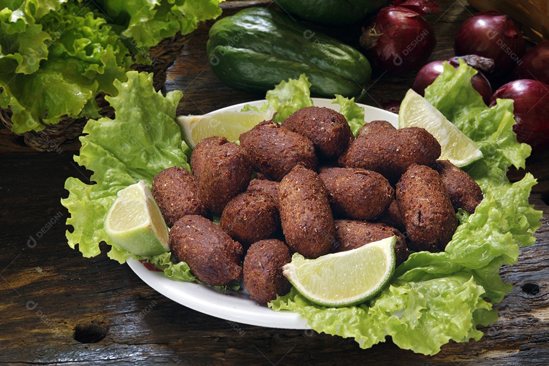 Quibes fritos com limão delicioso