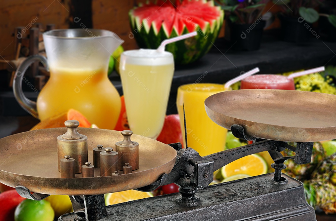 Balança com fundo de sucos