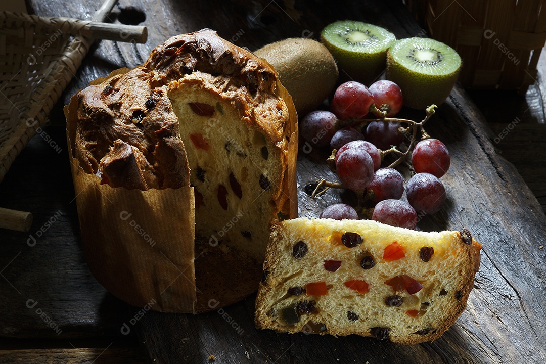 Panetone tradicional de frutas cristalizadas