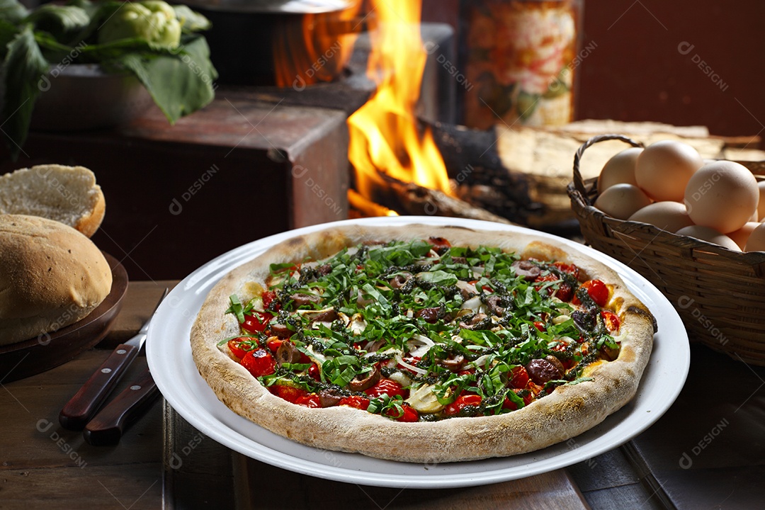 Pizza marguerita tomate mussarela manjericão