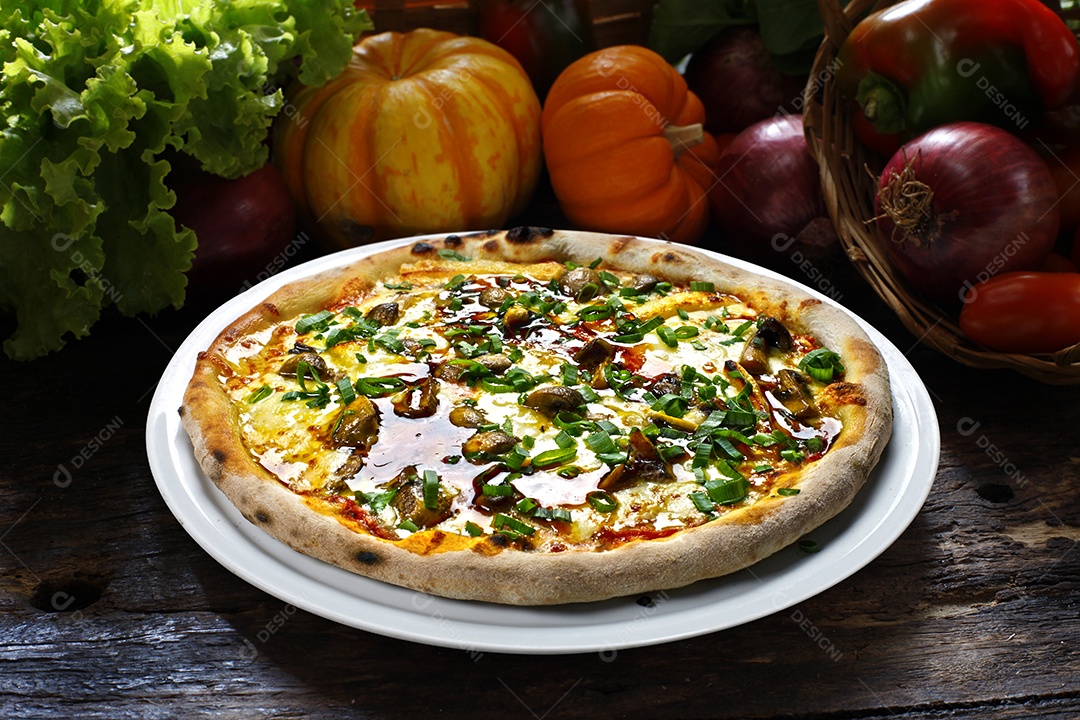 Pizza de cogumelo com queijo