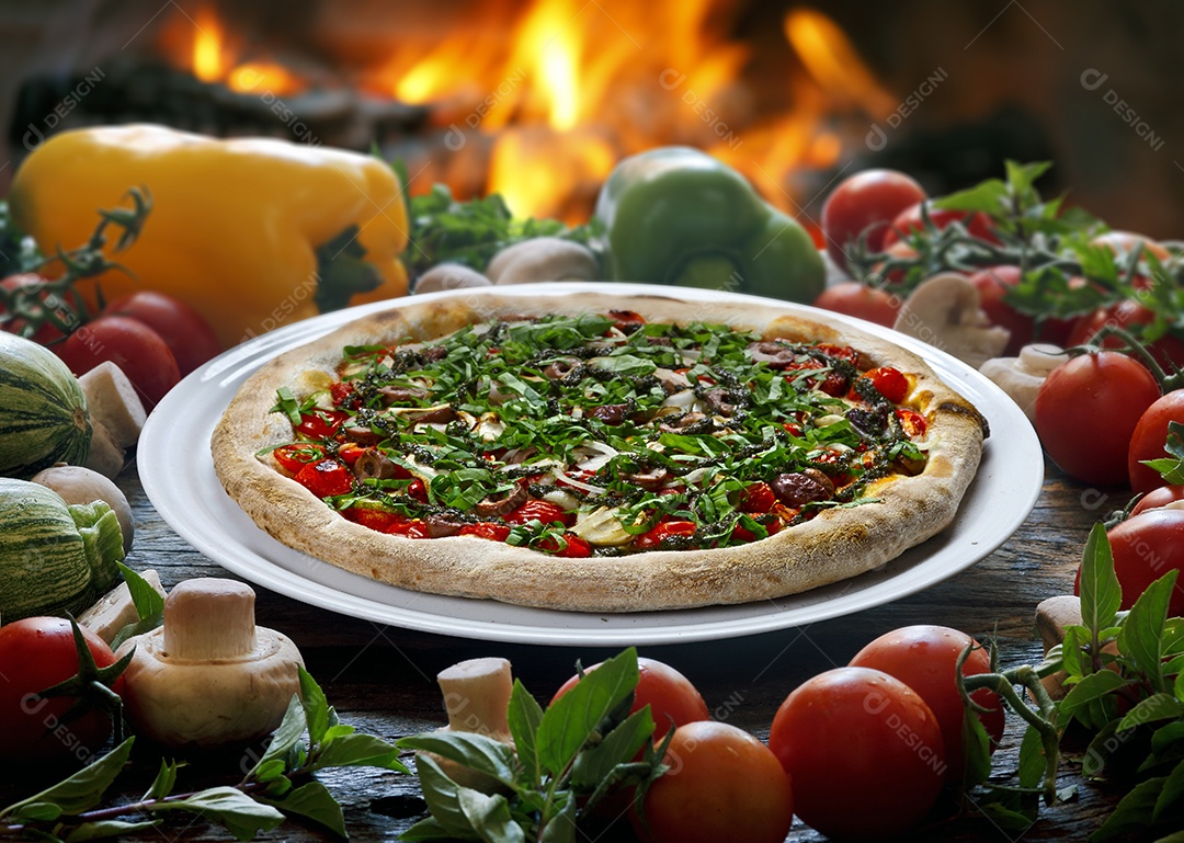 Pizza com azeitona e tomate cereja